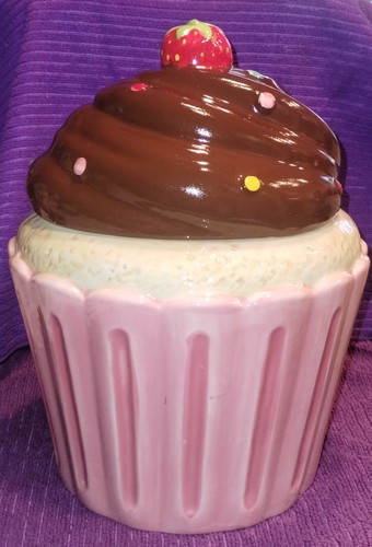 Cupcake vintage world market - cupcake,