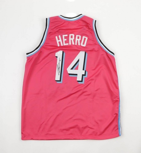 Tyler herro heat signed - tyler,