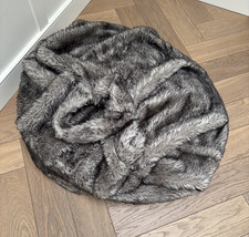 Faux Fur Brown Kid/Teen Bean Bag in excellent condition