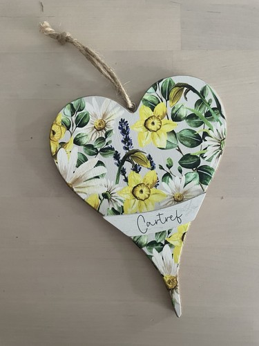 Langs wooden floral daffodil