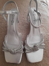 Ladies Comfort Plus Comfort Fit Silver Wedge Sandals Size 8. Brand New