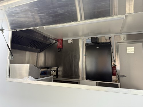 Fully equipped food trailer - fully,