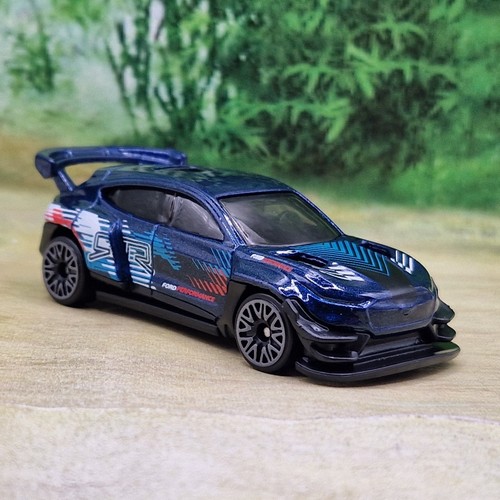 Hot wheels ford mustang mach - hot,