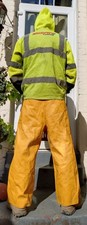 yellow HI VIS work safety vest