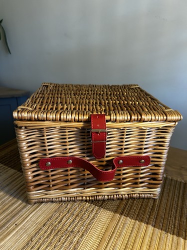 Vintage sturdy square - vintage,