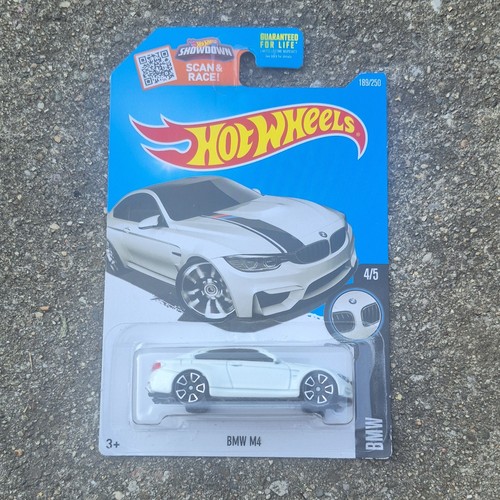 Bmw error hot wheels - m4,