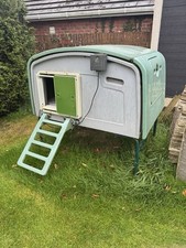 Omlet Eglu Cube MK1 Chicken Coop with Automatic Door Closser