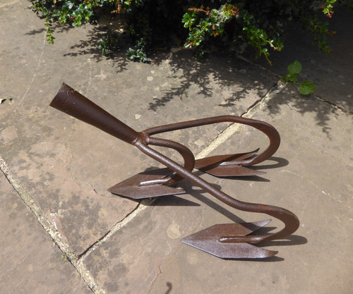 Vintage wolf cultivator claw - wolf,