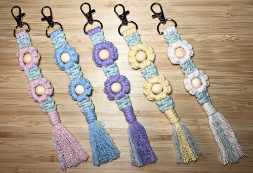 Macrame daisy key - key, chain/ring