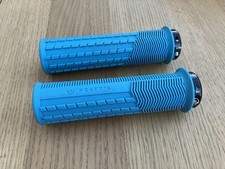 Peaty's Monarch Lock On Grip Knurl MTB Mountain Bike Handlebar Grips (Thin)