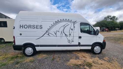 Renault master horsebox van