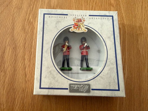 Britains model coldstream - model, x