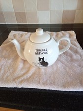 Felix Cat ' Trouble Brewing' Vintage Black & white round Teapot from Purina 
