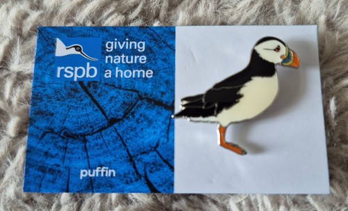 Rspb bird pin badge puffin - bird,