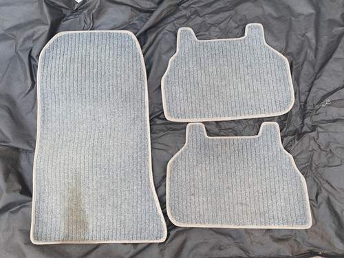 Mercedes benz w124 ribbed mats - mercedes,