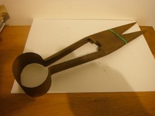 VINTAGE, HAND HELD SHEEP SHEARS/TOPIARY CUTTERS (RUSTY/DISPLAY/FARM/MAN CAVE)