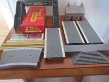 Triang Railways 00 gauge layout accessories