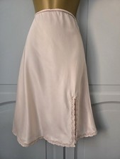 LADIES VTG BARBIZON LIGHT PINK SILKY/NYON/ POLYESTER HALF SLIP SIZE SMALL