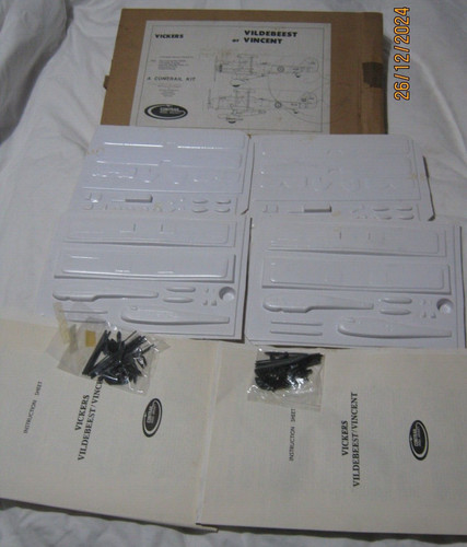 Contrail model aircraft - 2x,