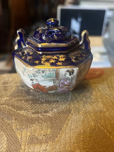 Lovely c1900 miniature satsuma - lovely,