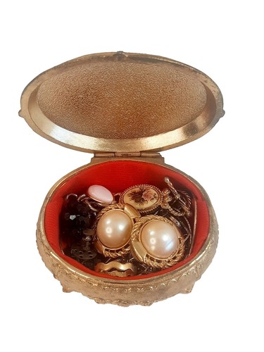 Vtg full trinket box - trinket,