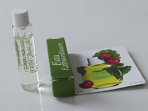 New clarins eau extraordinaire - clarins,