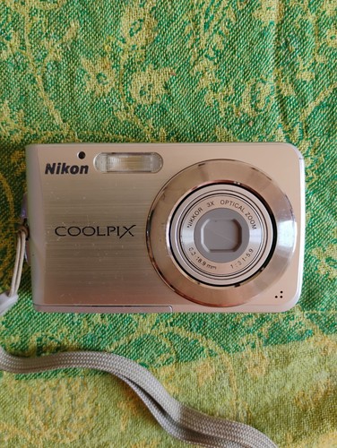 Digital camera nikon - digital,