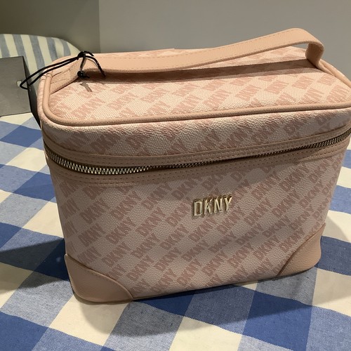 Bnwt dkny rose pink - dkny, train