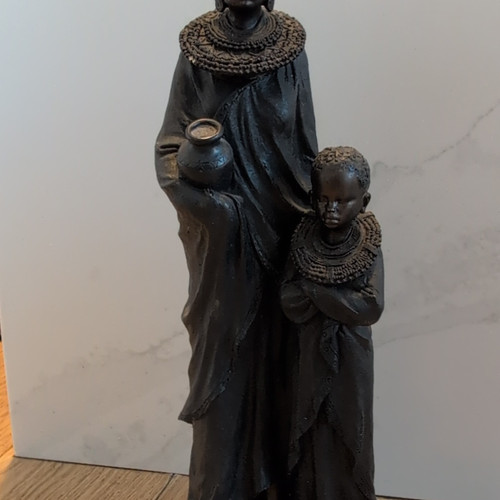 Black resin african - 2,