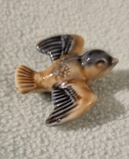 Wade ceramic animal figurine - Bird - approx 3cm x 3.5cm