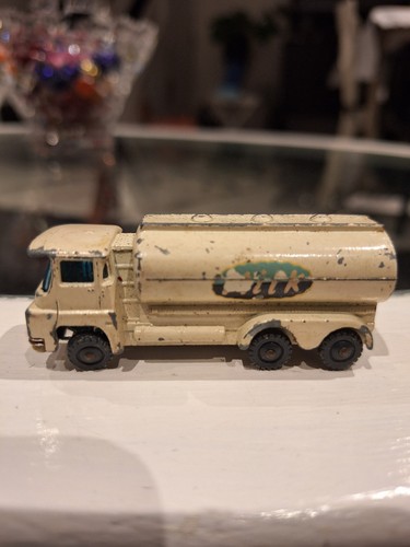 Husky vintage dairy tanker - dairy,