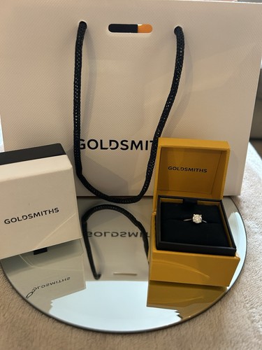 Goldsmiths platinum 900 - platinum, 0.70ct
