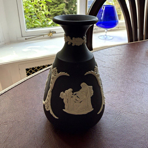 Vintage 1973 wedgwood - 1973, black