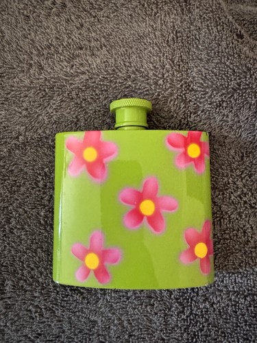 Lovely hip flask - green, with