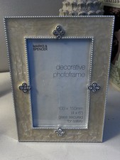 M&S Cream Enamel Metal Photo Picture Frame Photo Size 6x4”
