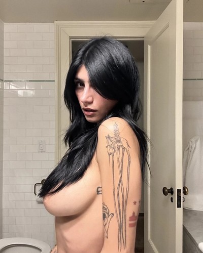 Mia khalifa 8x10 - mia, photo