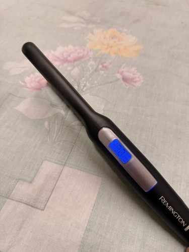 Remington hair straightener - hair,