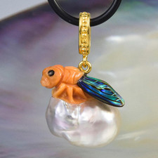Honey Bee in South Sea Pearl