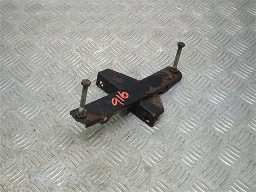 V6 oil cooler bracket - 3.0,