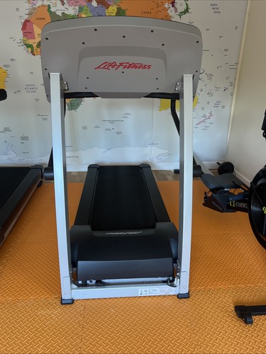Running machine life fitness - running,