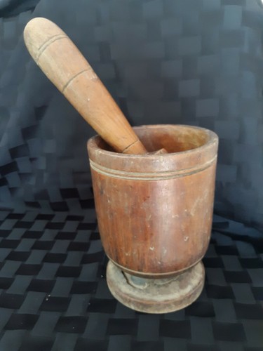 Large primitive antique - large,
