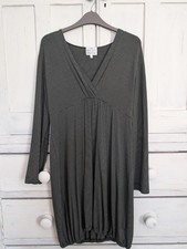 Masai dress. Black & green