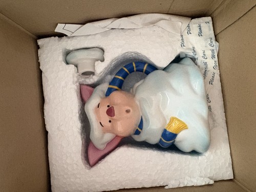 Piglet winter head - head, the