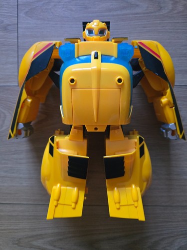 Hasbro transformers bumblebee - hasbro,