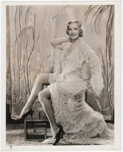 Claudia dell leggy showgirl - dell,