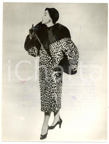 1953 london model wears tescan - 1953,