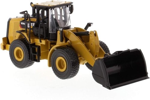 Diecast masters scale cat - 1:64,