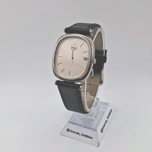 Seiko quartz vintage - vintage, shape