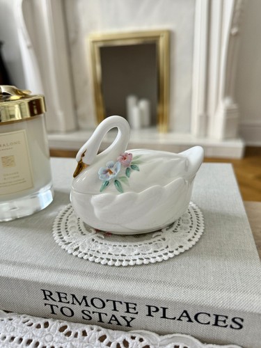 Vintage swan cygnet - vintage, whimsical