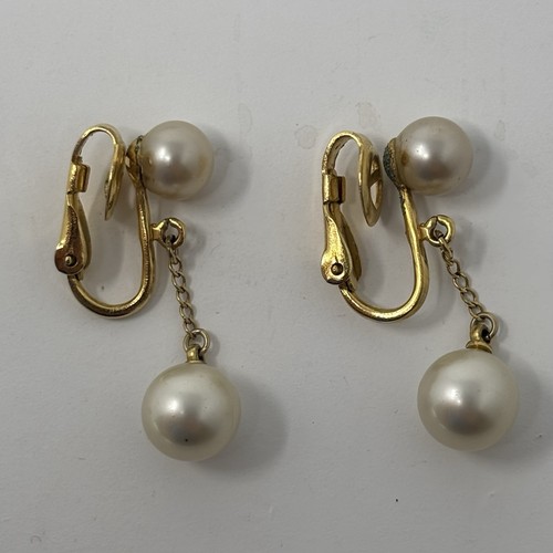 Vintage crown trifari gold - vintage,